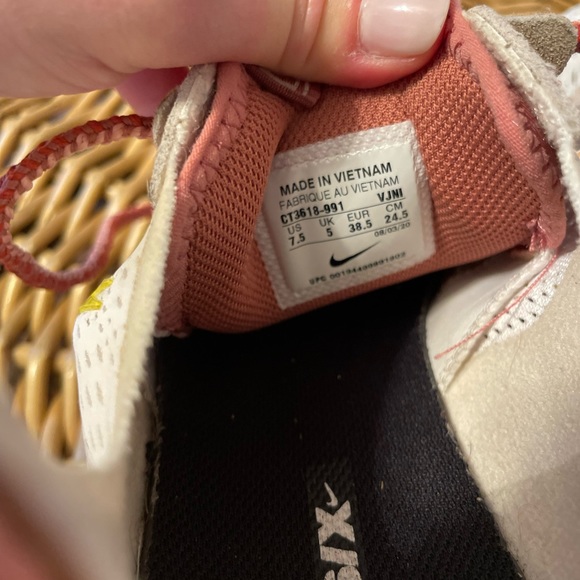 Nike React Custom Designed Dimsix Sneakers - Picture 4 of 7